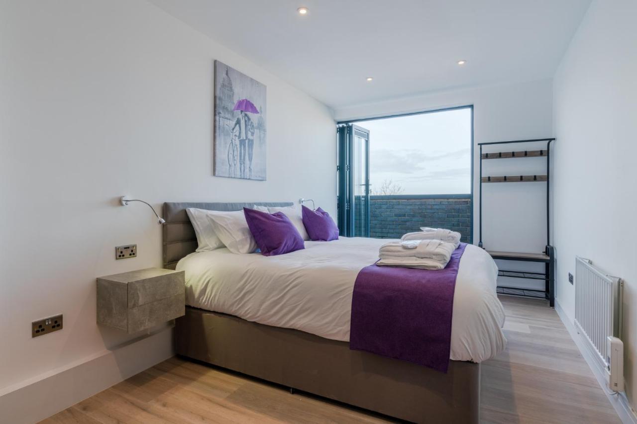 Central Penthouse With Hot Tub & Views 22 첼튼엄 외부 사진