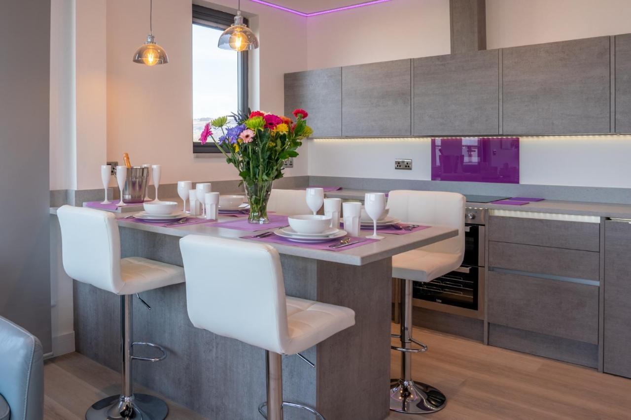 Central Penthouse With Hot Tub & Views 22 첼튼엄 외부 사진