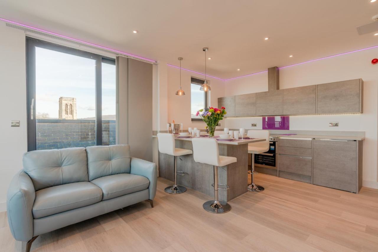 Central Penthouse With Hot Tub & Views 22 첼튼엄 외부 사진