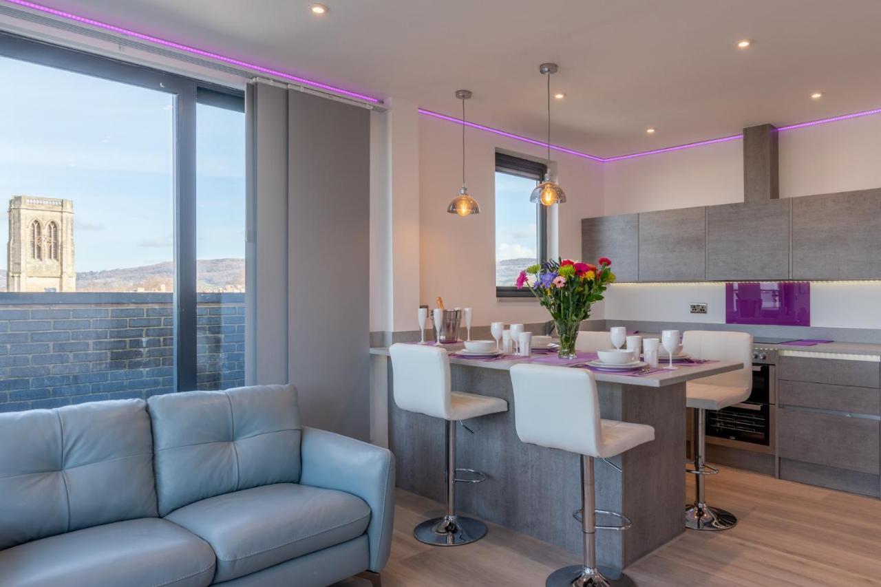 Central Penthouse With Hot Tub & Views 22 첼튼엄 외부 사진
