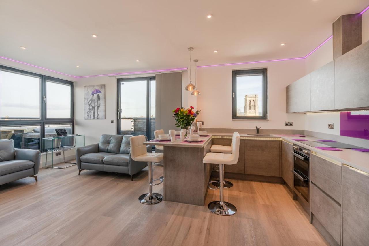 Central Penthouse With Hot Tub & Views 22 첼튼엄 외부 사진